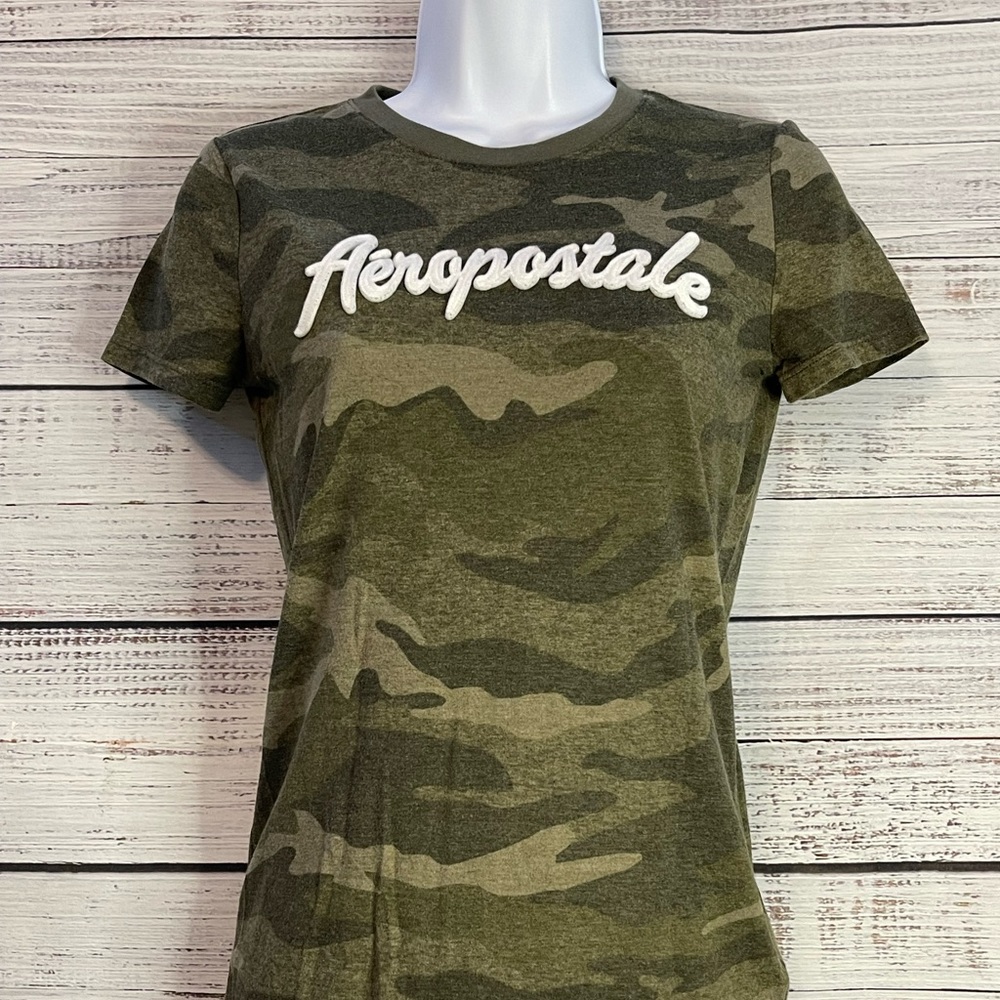 🔥 SALE Aeropostale Classic Crew Camo Tshirt | Medium